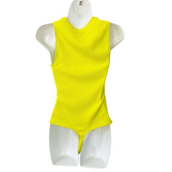 Revolve H:OURS Tatiana Ribbed Bodysuit in Lime Yellow size Medium - Picture 3 of 4